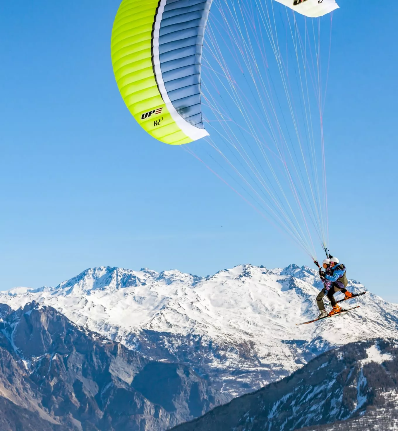 Parapente biplace à la montagne